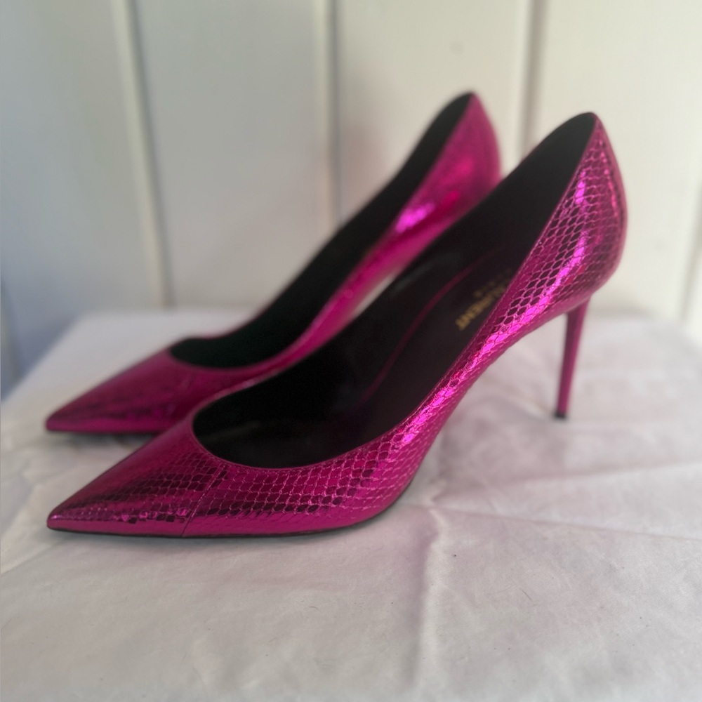 Saint Laurent
Zoe exotic leathers heels Fuchsia Heels, RARE, new. 41 or size 10 - Picture 5 of 13